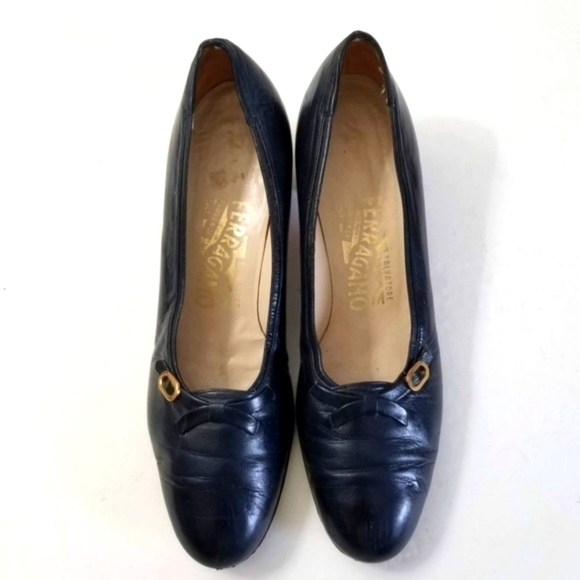 Salvatore Ferragamo Italy Navy Leather Pumps 7AA - Picture 3 of 8
